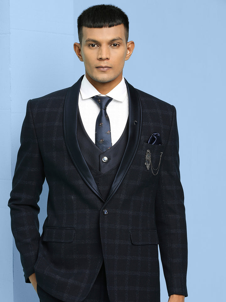 Checkered Suit with white lining bold checks